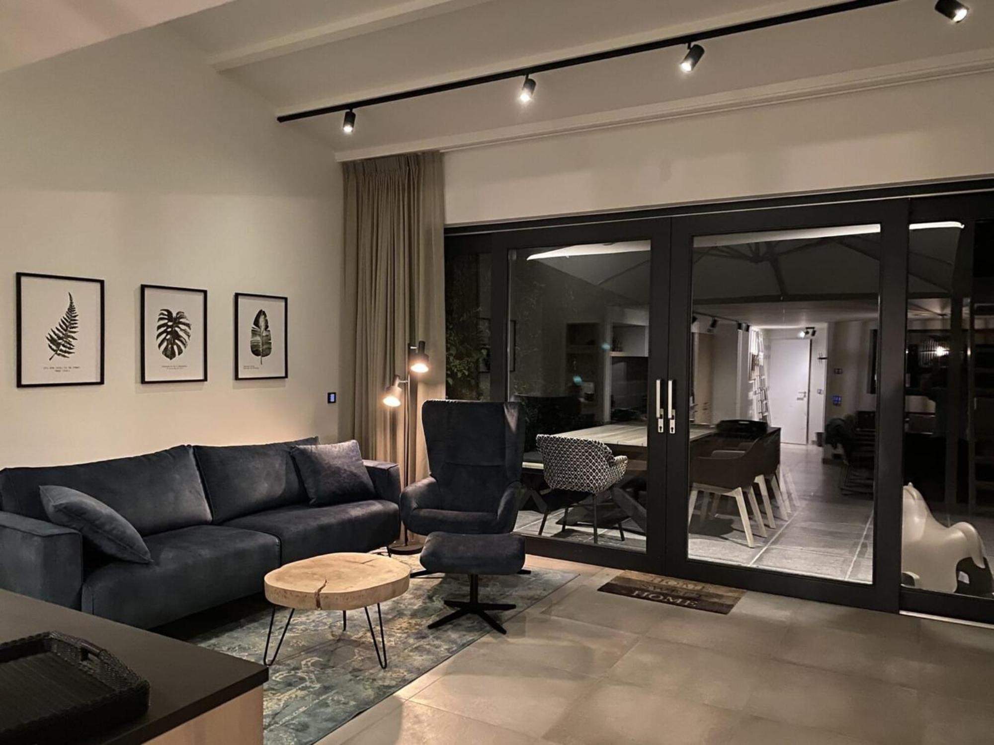 Vakantiehuis Spacious Group In *