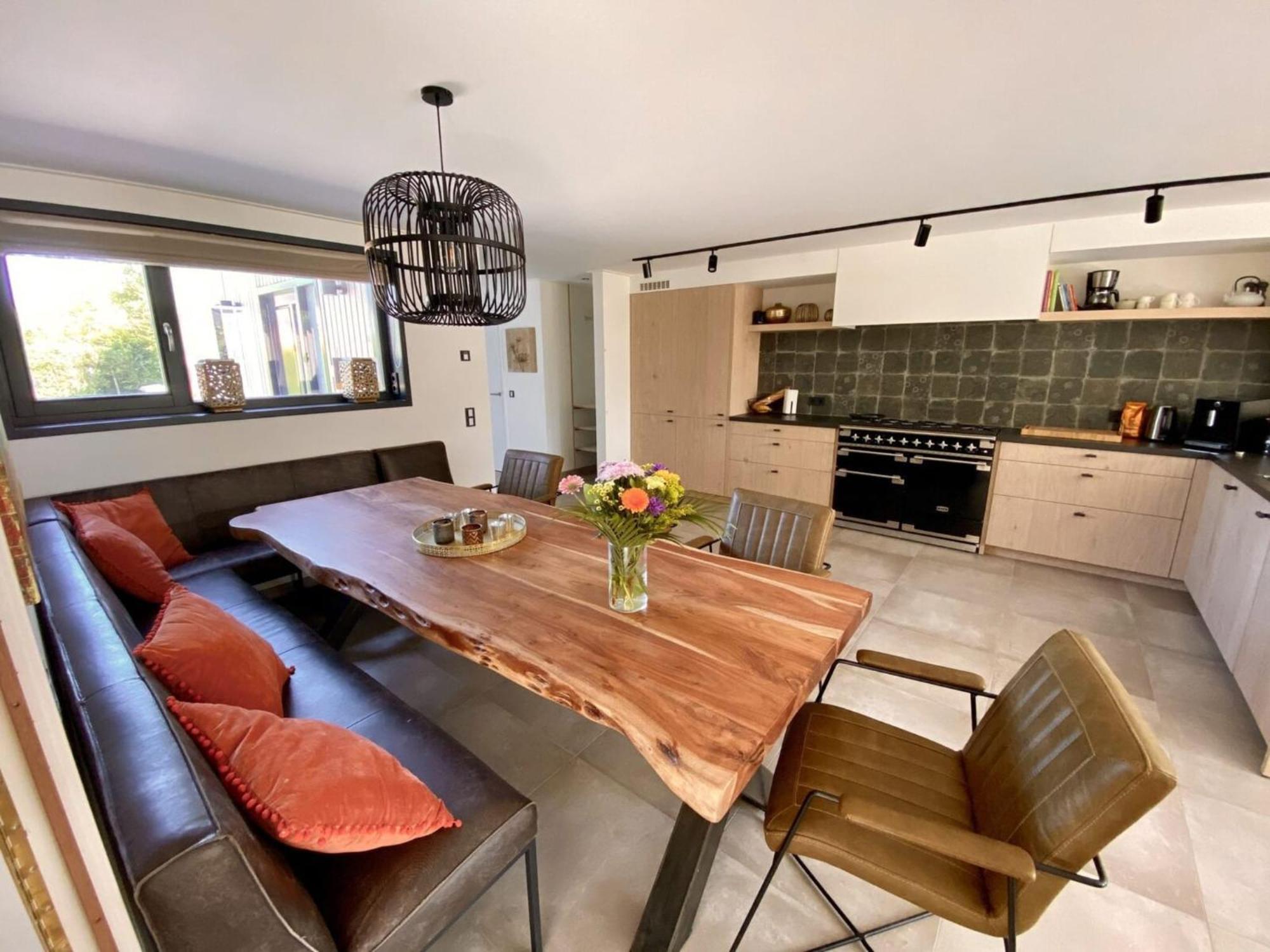 Spacious Group In Vakantiehuis Nieuwvliet