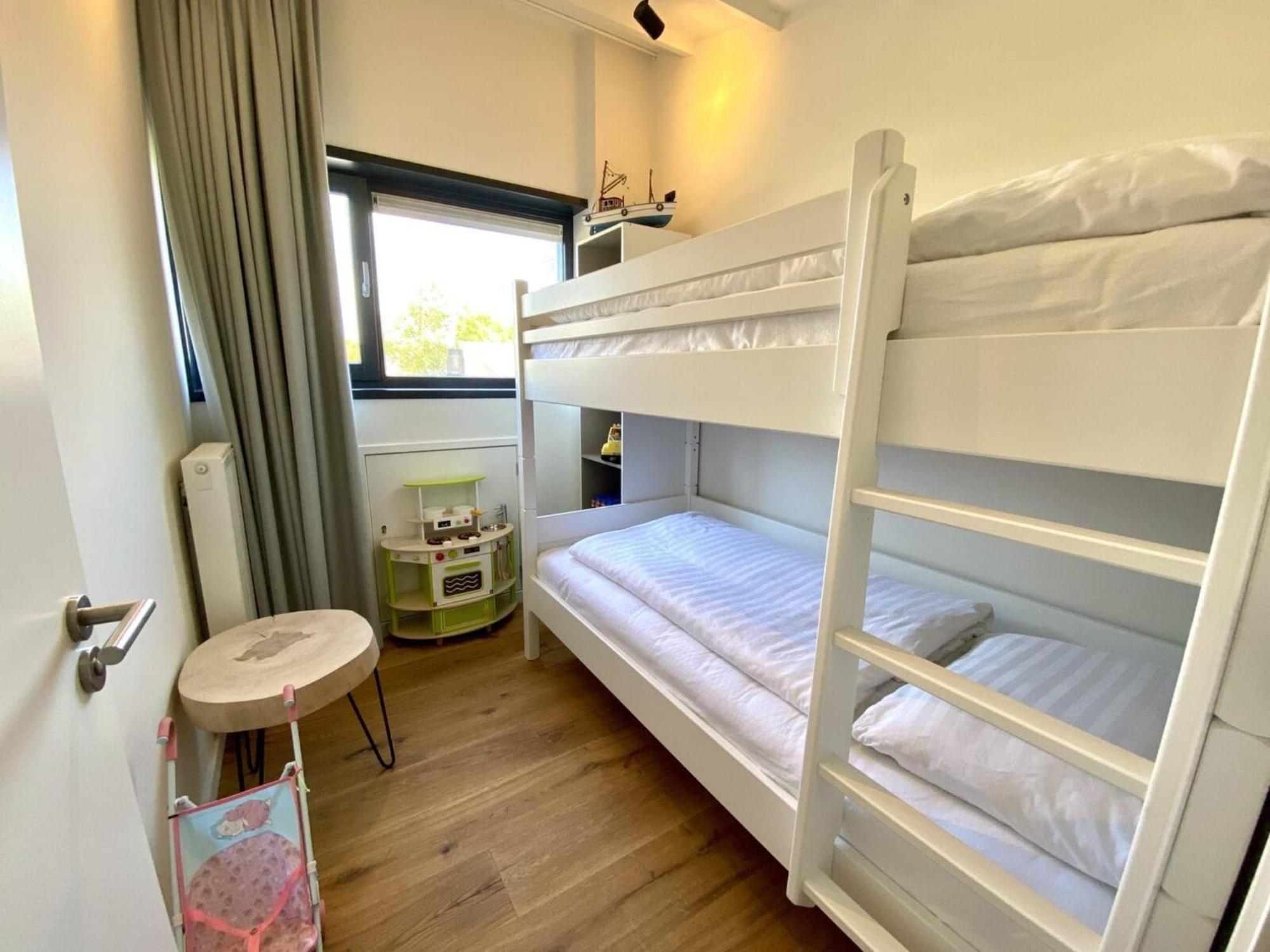 Vakantiehuis Spacious Group In *